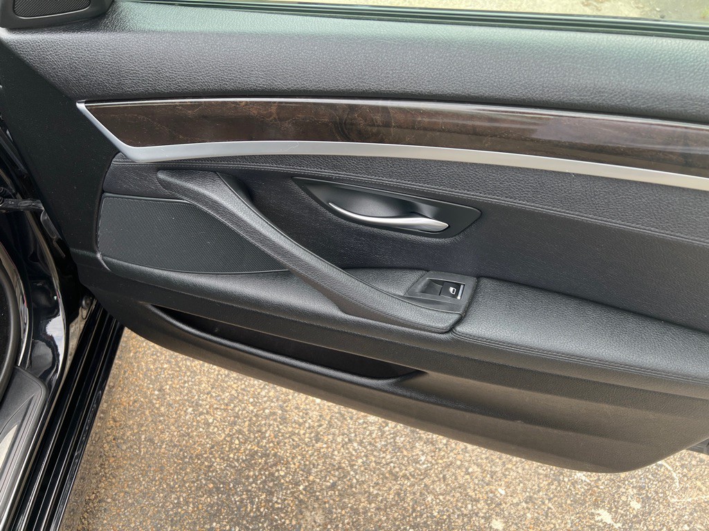 2016 BMW 5 Series Image 12