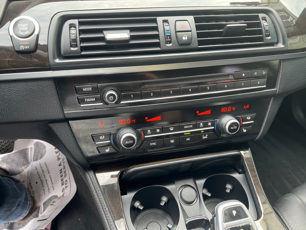 2016 BMW 5 Series Image 24
