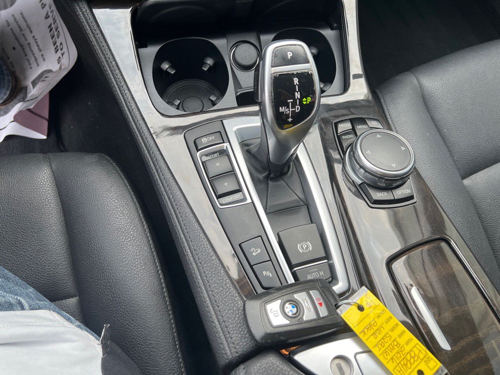 2016 BMW 5 Series Image 25