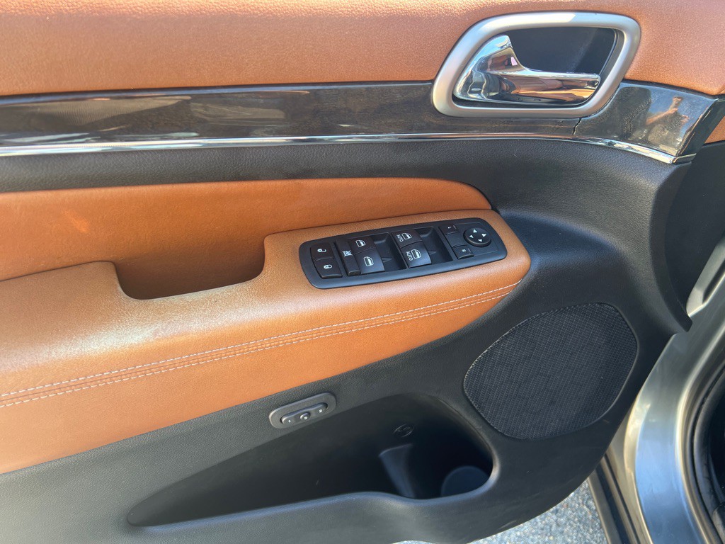 2012 Jeep Grand Cherokee Image 19