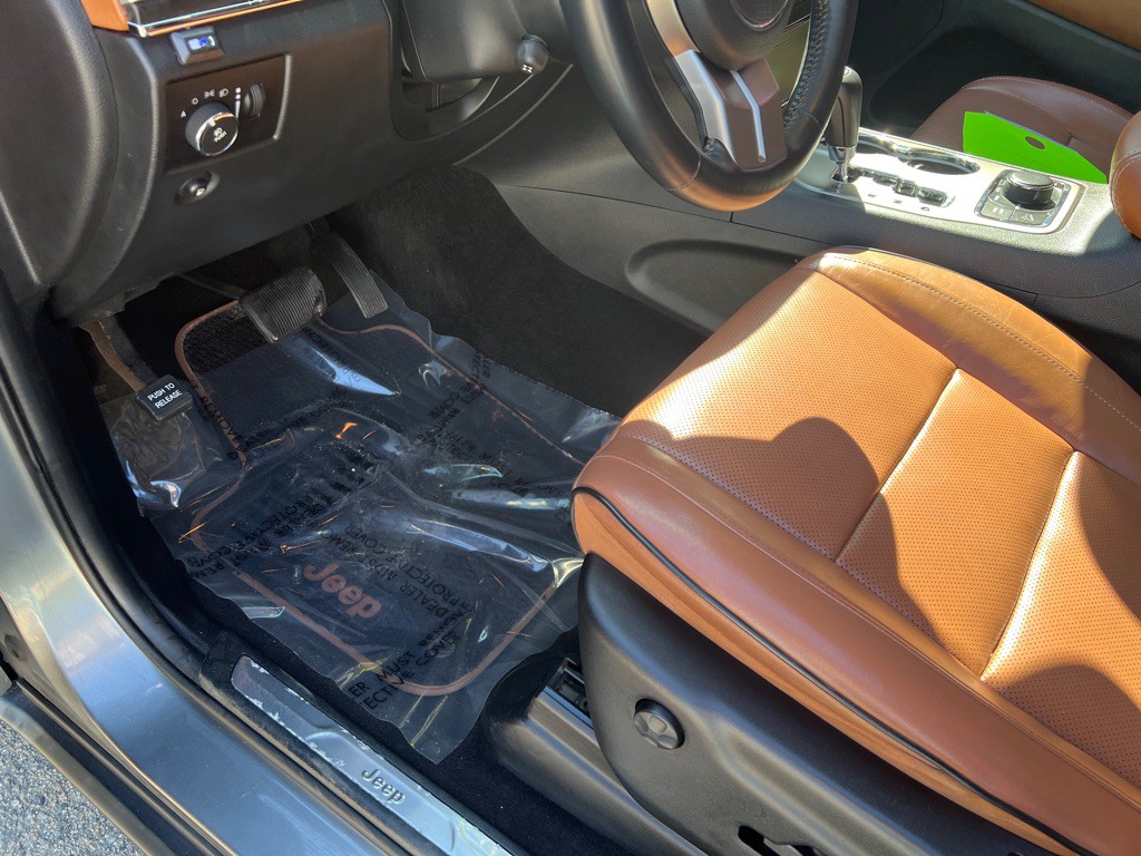 2012 Jeep Grand Cherokee Image 20
