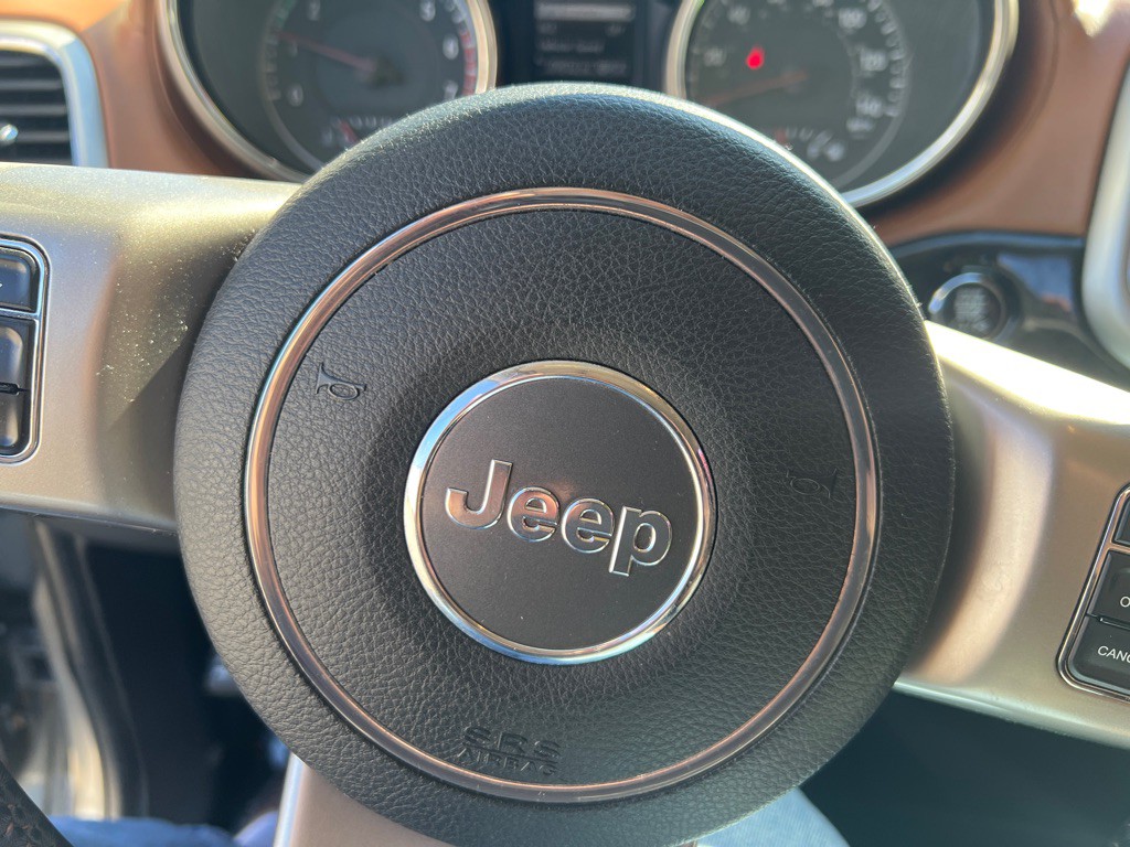 2012 Jeep Grand Cherokee Image 22