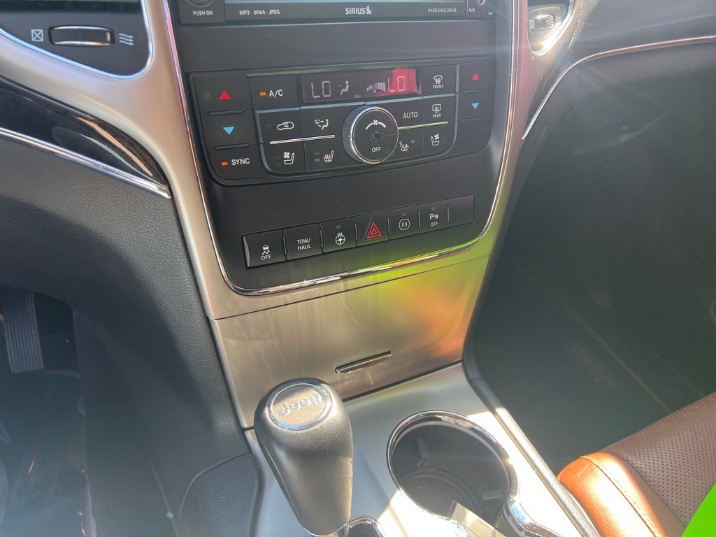 2012 Jeep Grand Cherokee Image 25