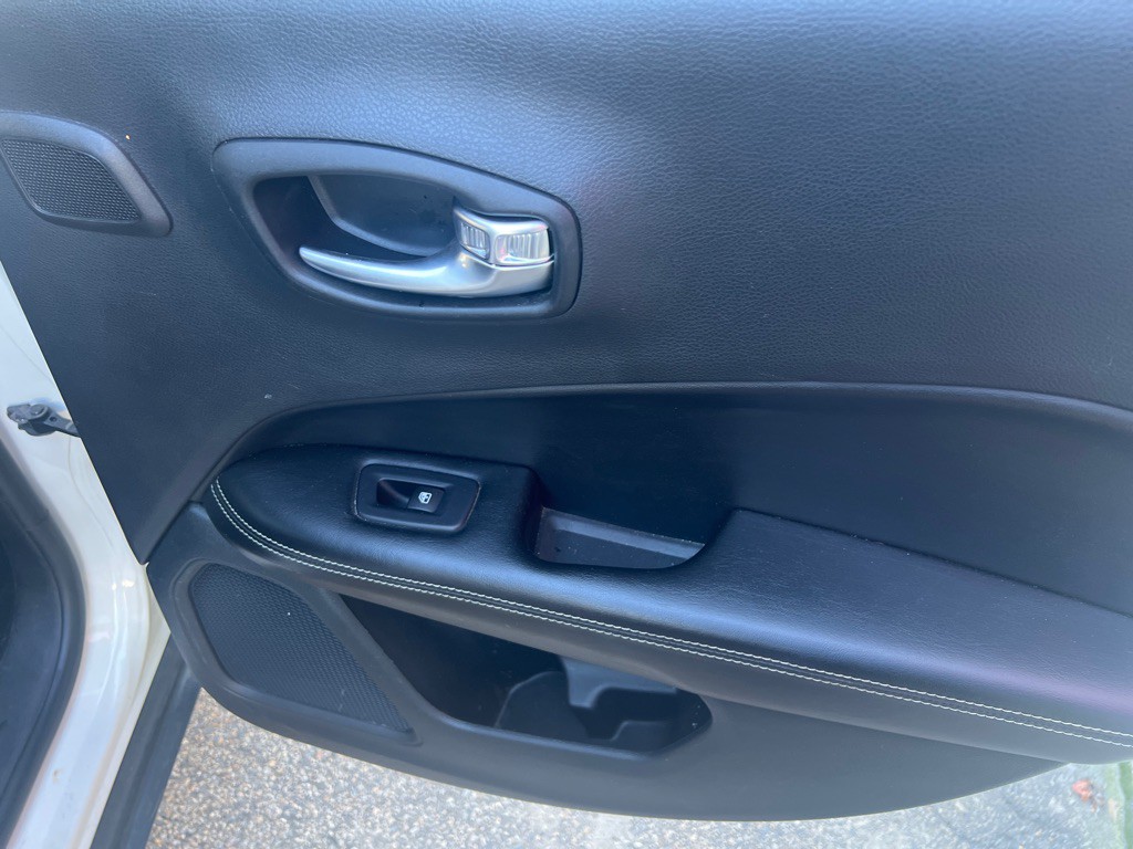 2021 Jeep Compass Image 10