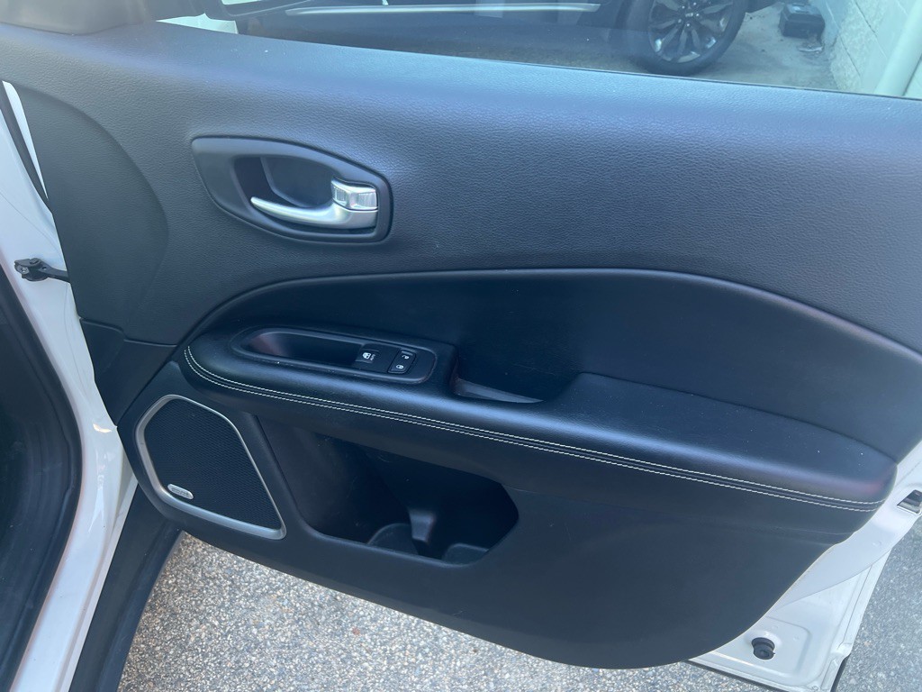 2021 Jeep Compass Image 38