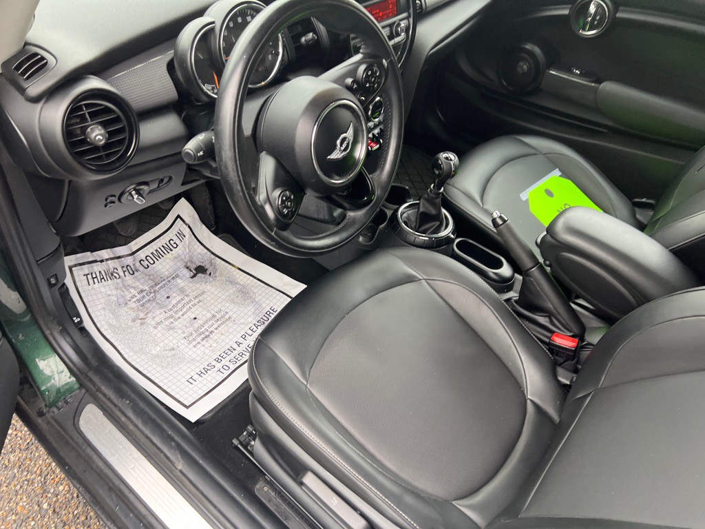 2016 MINI Cooper Image 13