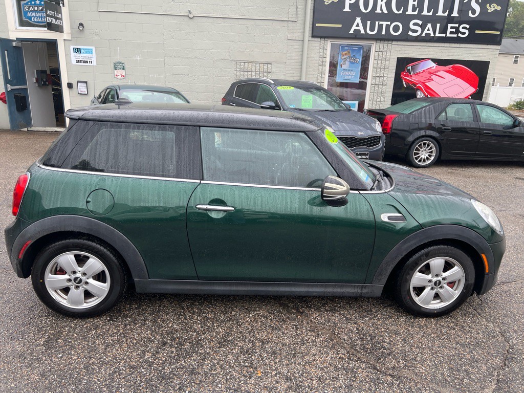 2016 MINI Cooper Image 19
