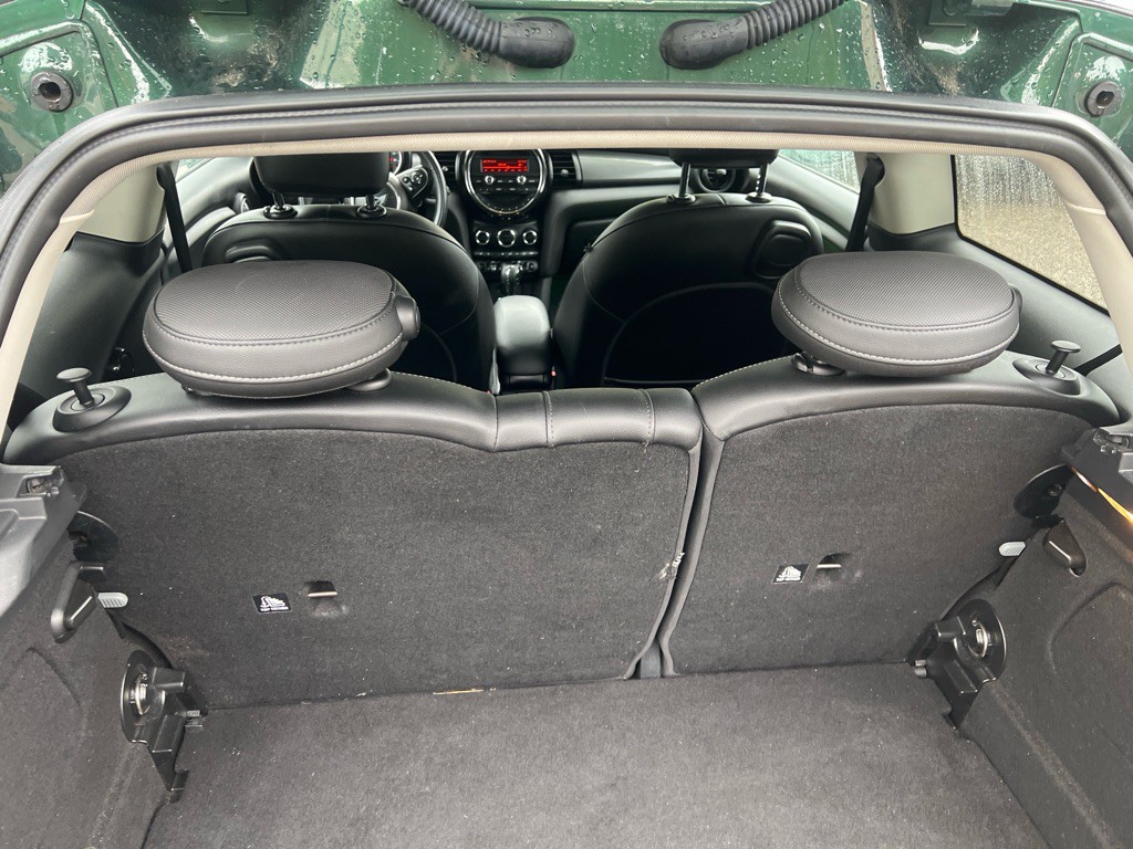 2016 MINI Cooper Image 28