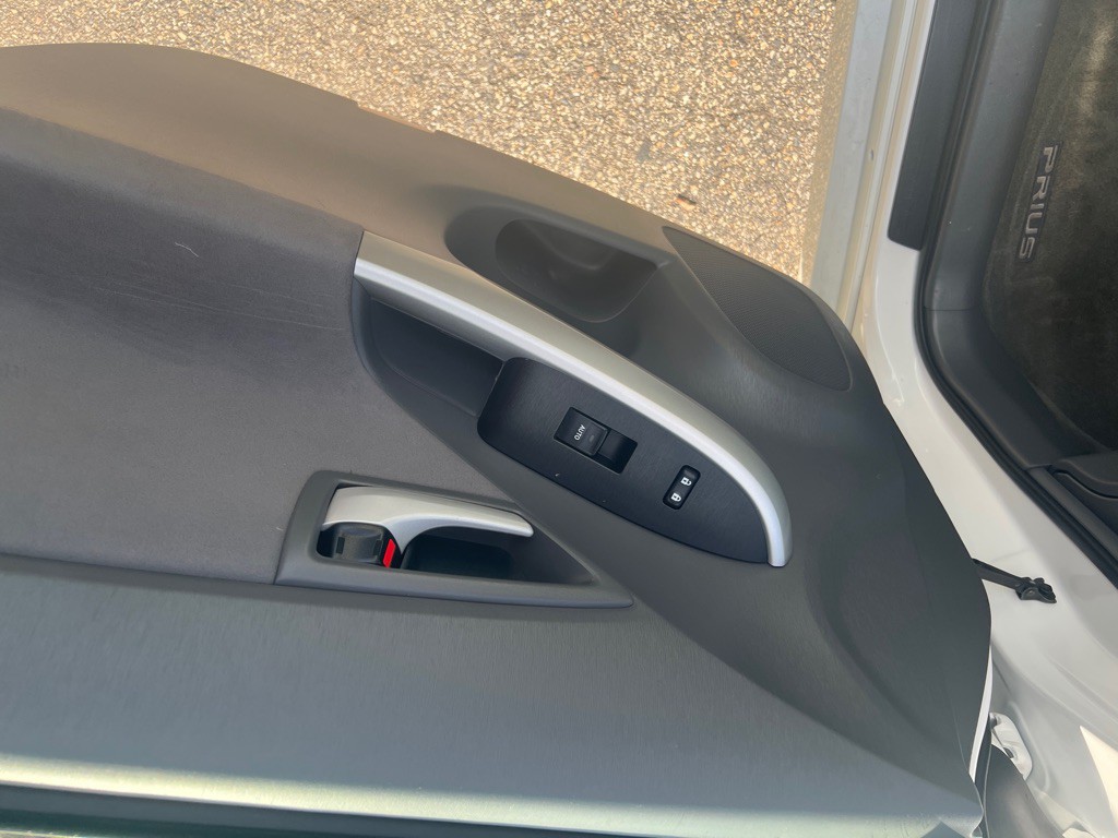 2010 Toyota Prius Image 11