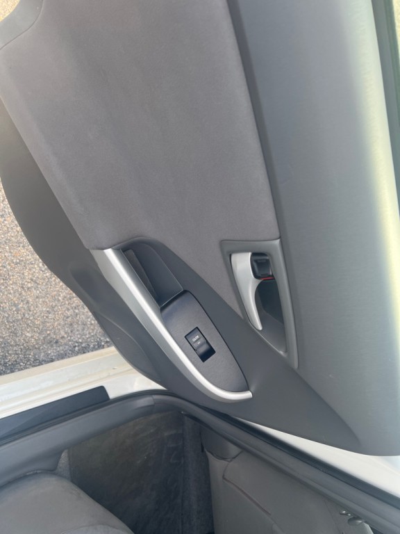 2010 Toyota Prius Image 13