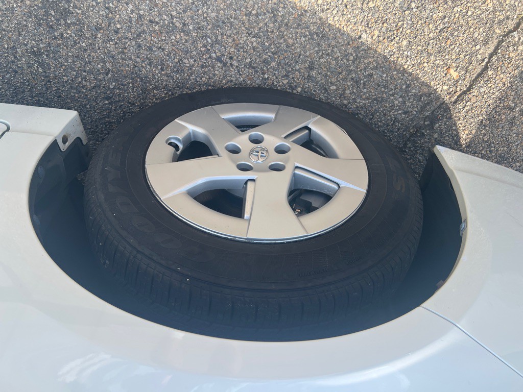 2010 Toyota Prius Image 23