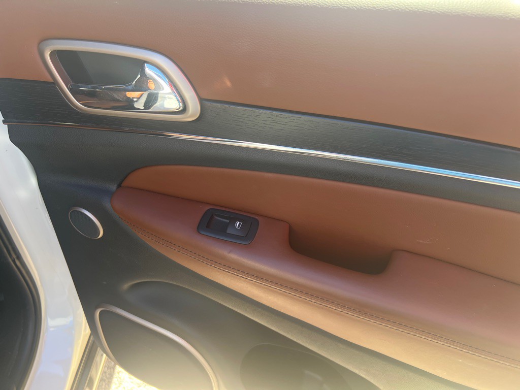 2017 Jeep Grand Cherokee Image 9