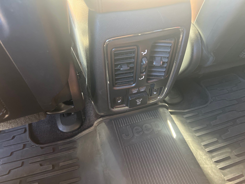 2017 Jeep Grand Cherokee Image 18