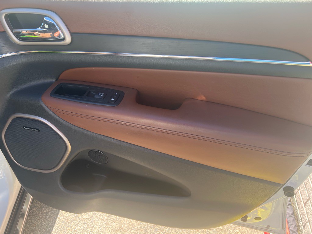 2017 Jeep Grand Cherokee Image 29