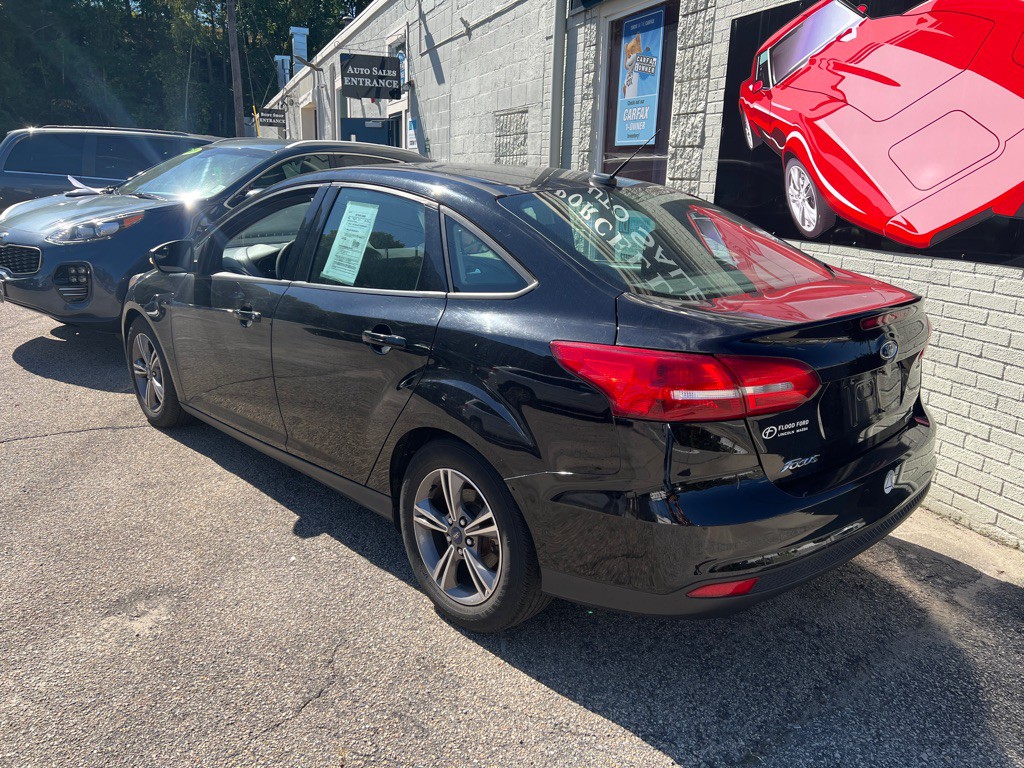 2017 Ford Focus Image 3