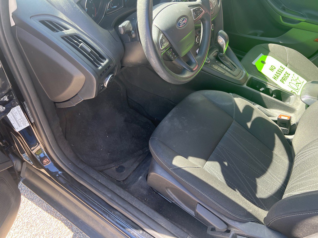 2017 Ford Focus Image 17