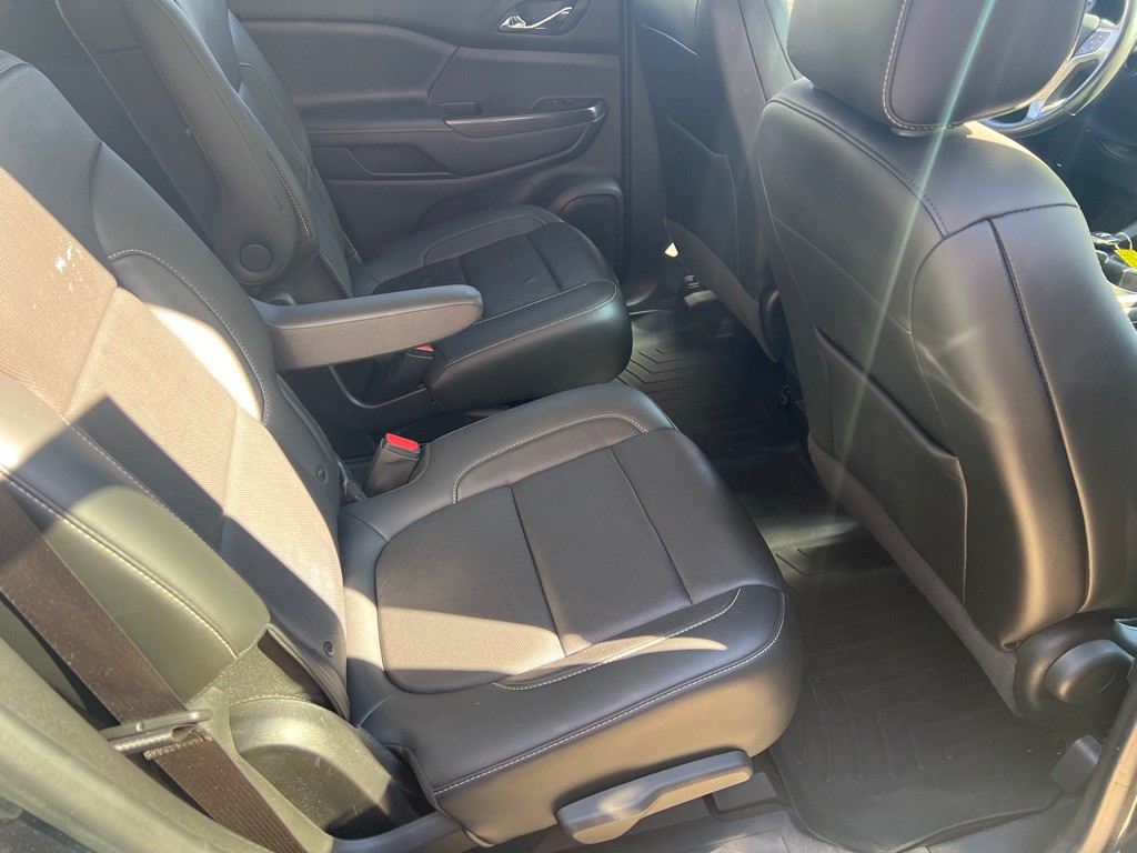 2020 GMC Acadia Image 10