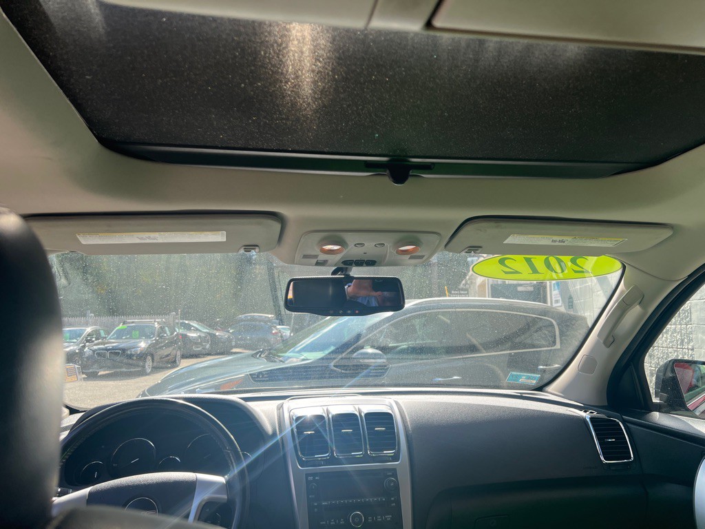 2012 GMC Acadia Image 17