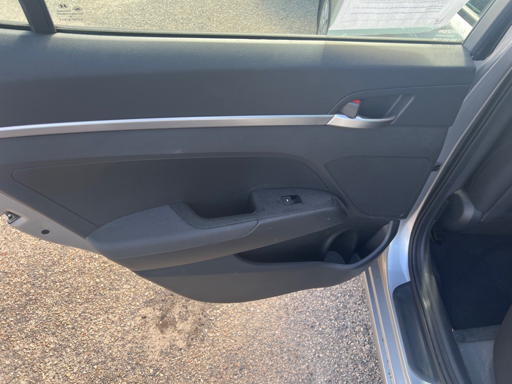 2020 Hyundai Elantra Image 13