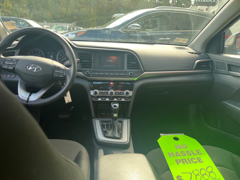 2020 Hyundai Elantra Image 15