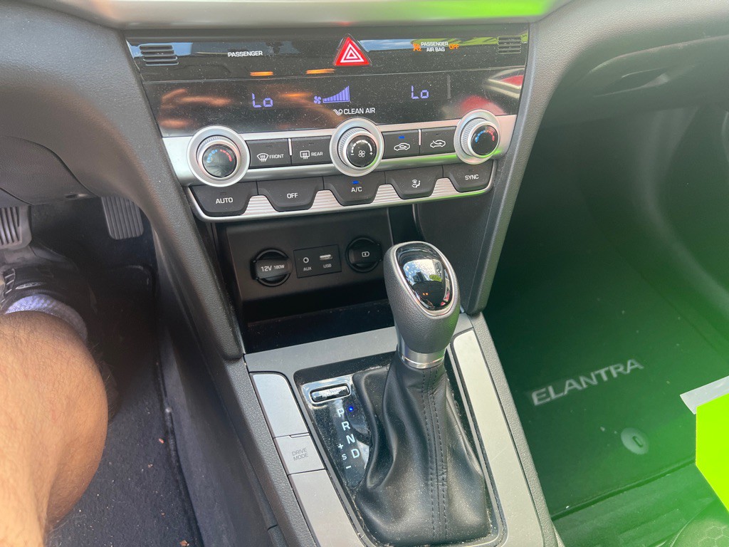 2020 Hyundai Elantra Image 20