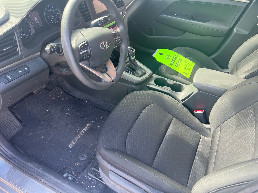 2020 Hyundai Elantra Image 39