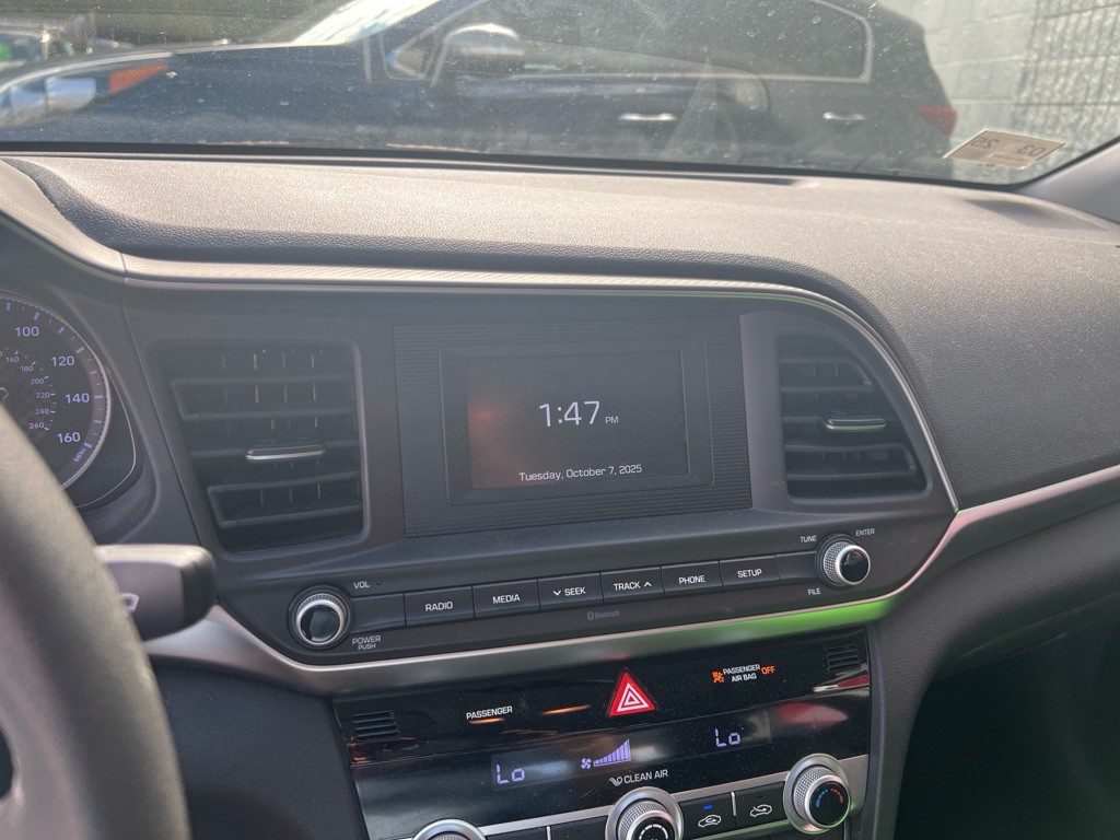 2020 Hyundai Elantra Image 43