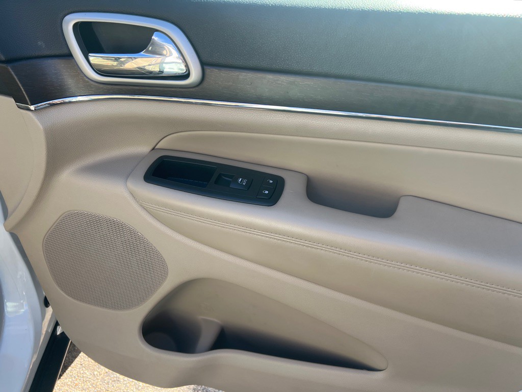 2018 Jeep Grand Cherokee Image 12