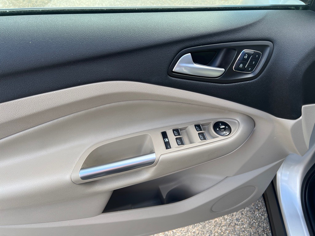 2016 Ford Escape Image 19