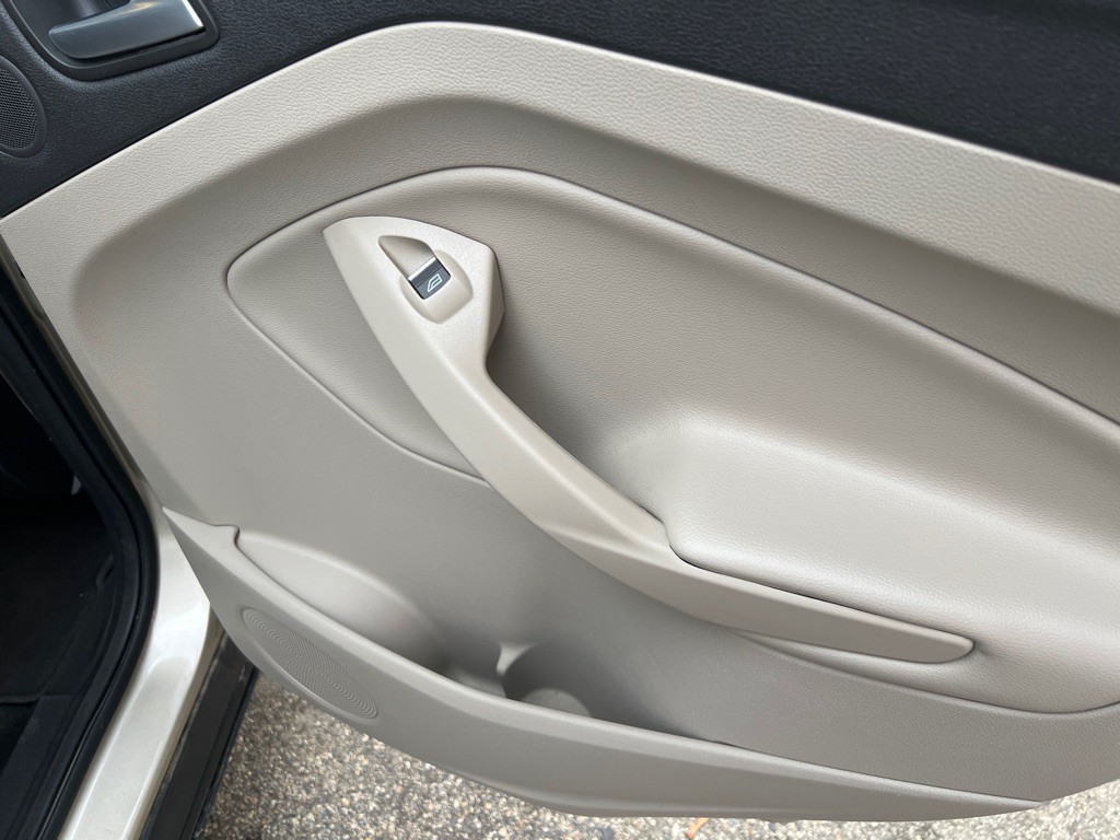 2017 Ford Escape Image 10