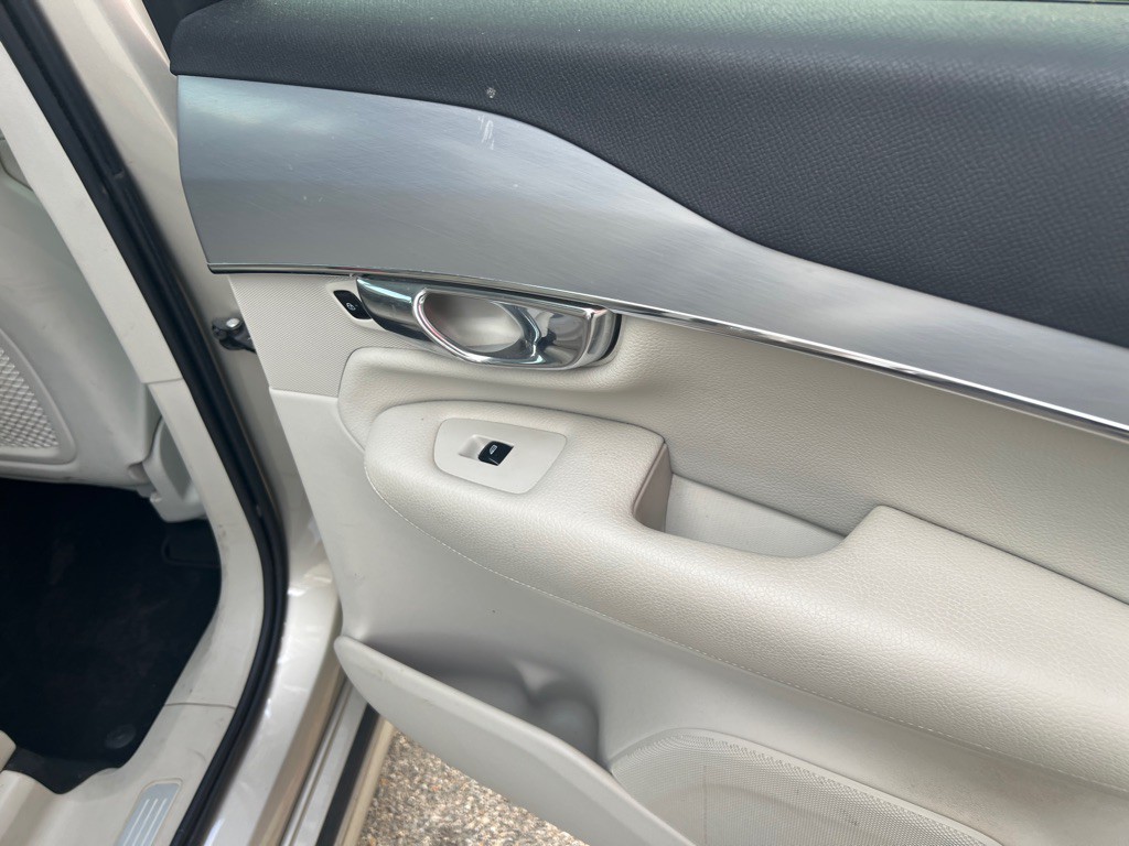 2016 Volvo XC90 Image 10