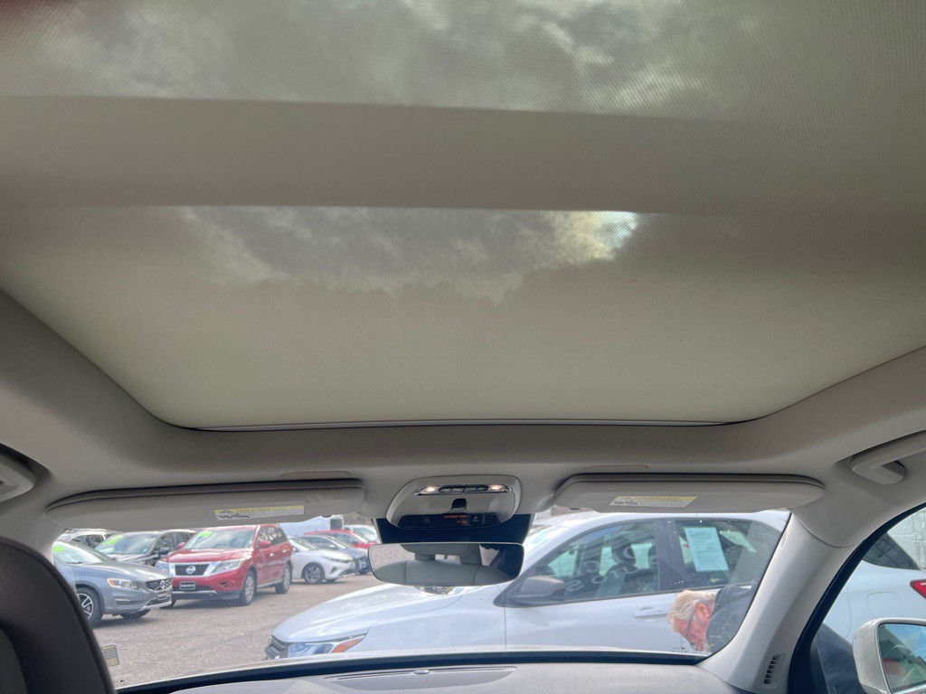 2016 Volvo XC90 Image 17