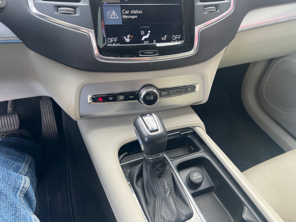 2016 Volvo XC90 Image 23