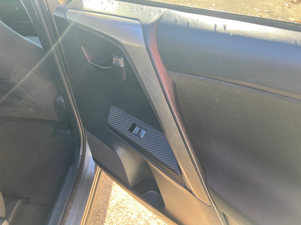 2015 Toyota Rav4 Image 9