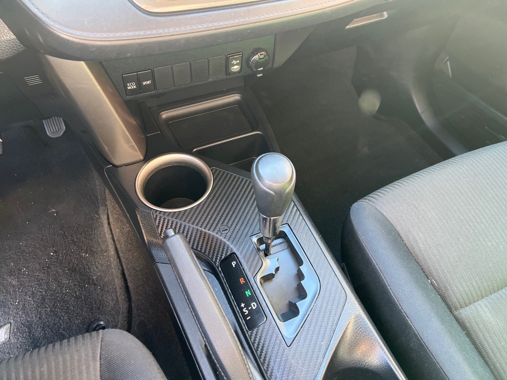 2015 Toyota Rav4 Image 21