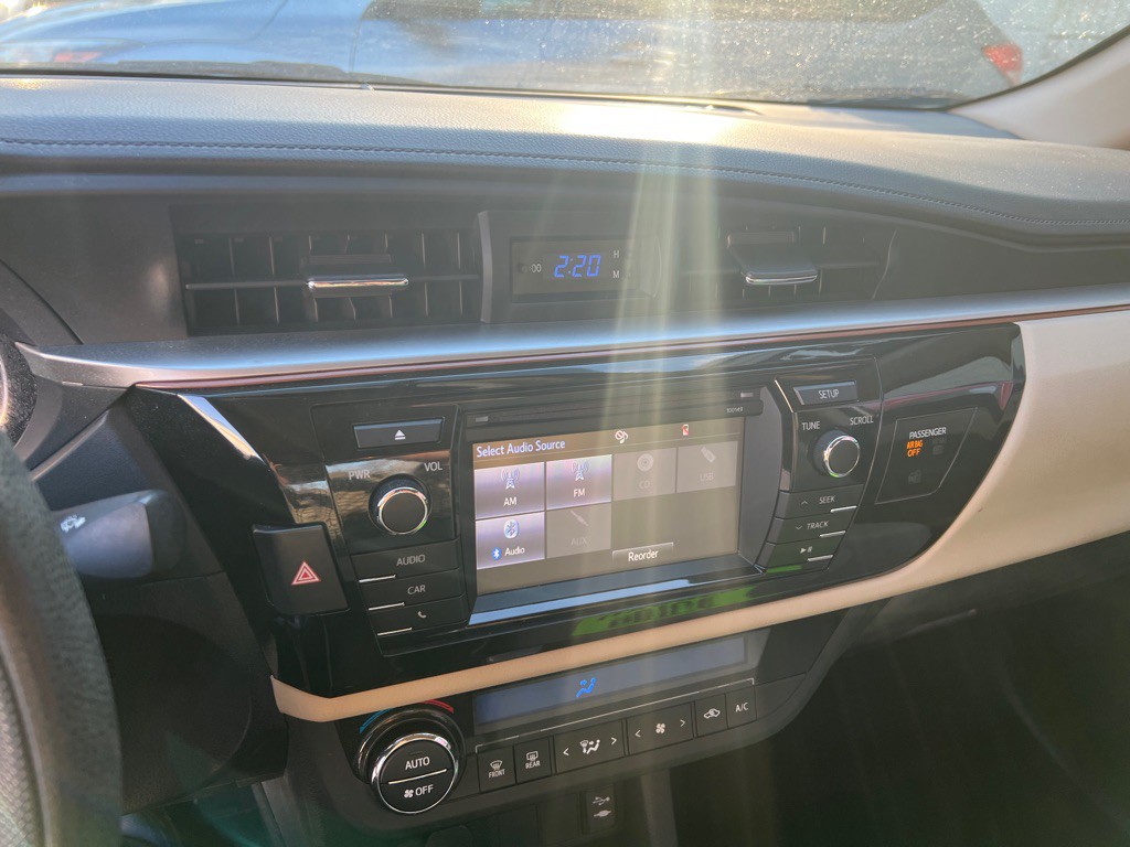 2015 Toyota Corolla Image 21