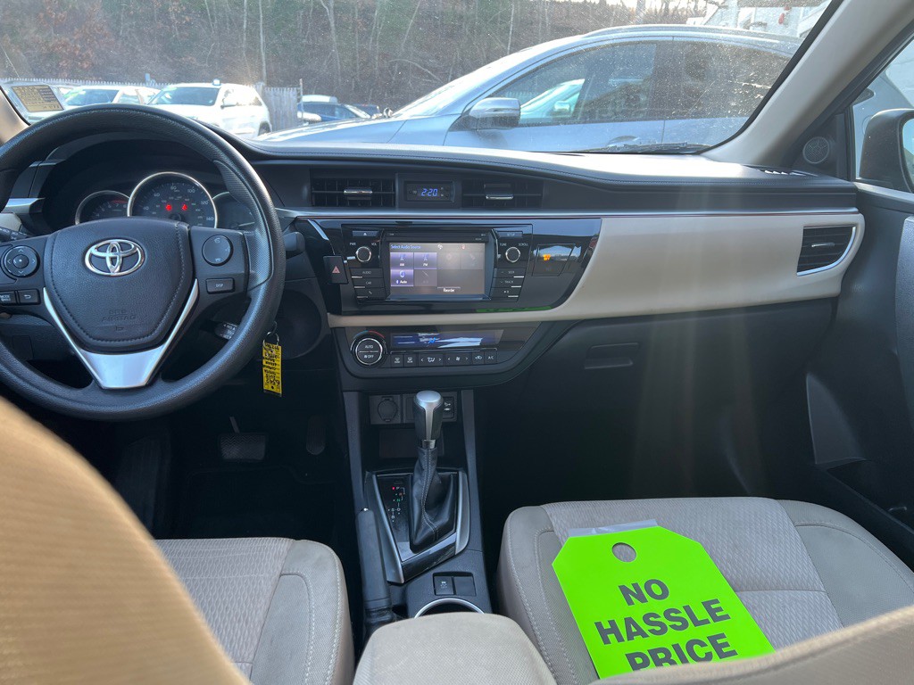 2015 Toyota Corolla Image 14