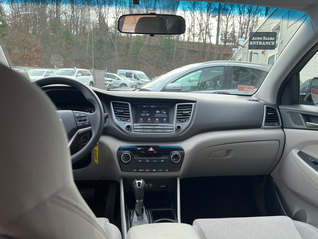 2018 Hyundai Tucson Image 17