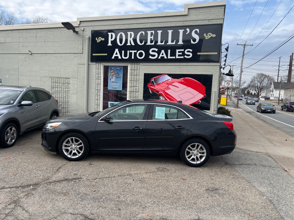 2014 Chevrolet Malibu Image 2