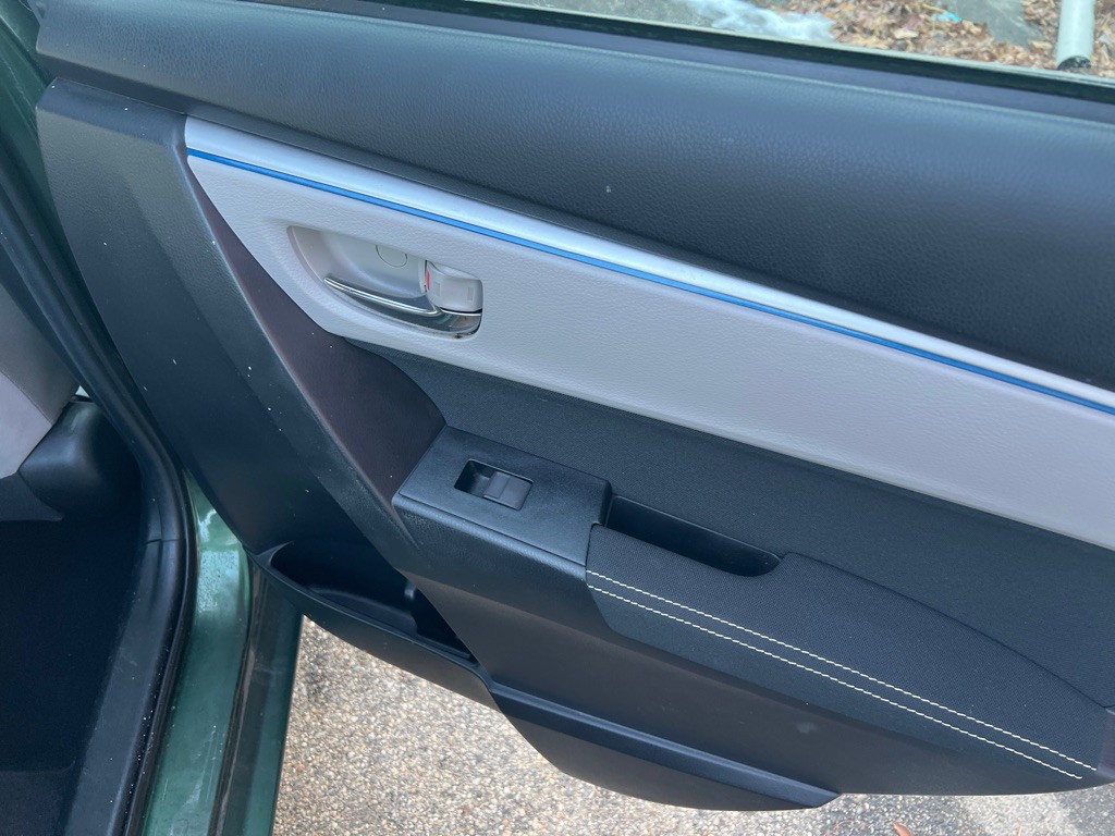 2015 Toyota Corolla Image 9