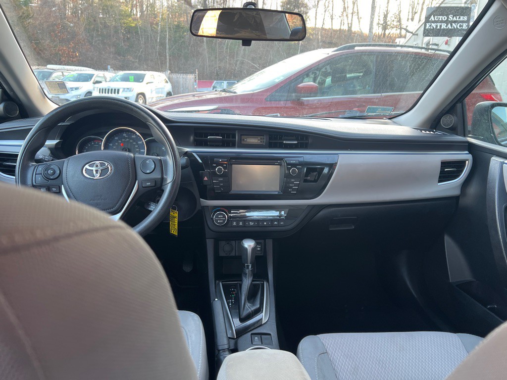 2015 Toyota Corolla Image 15