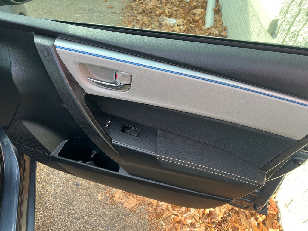 2015 Toyota Corolla Image 10