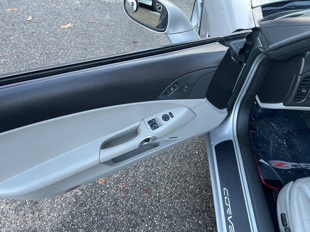 2006 Chevrolet Corvette Image 13