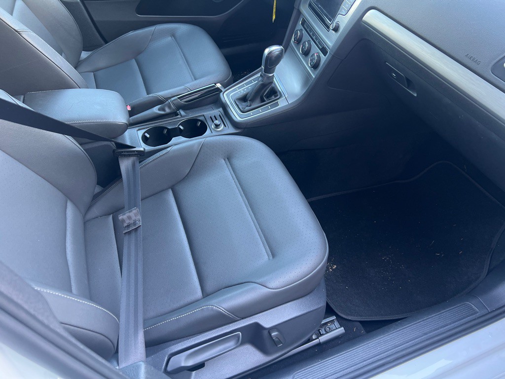 2015 Volkswagen Golf Image 14