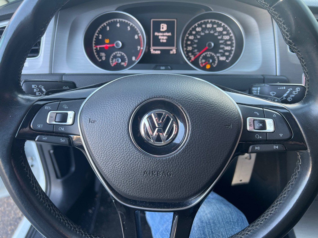 2015 Volkswagen Golf Image 21