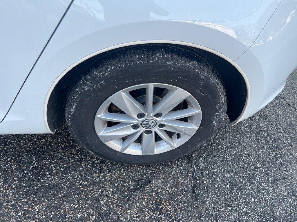 2015 Volkswagen Golf Image 26