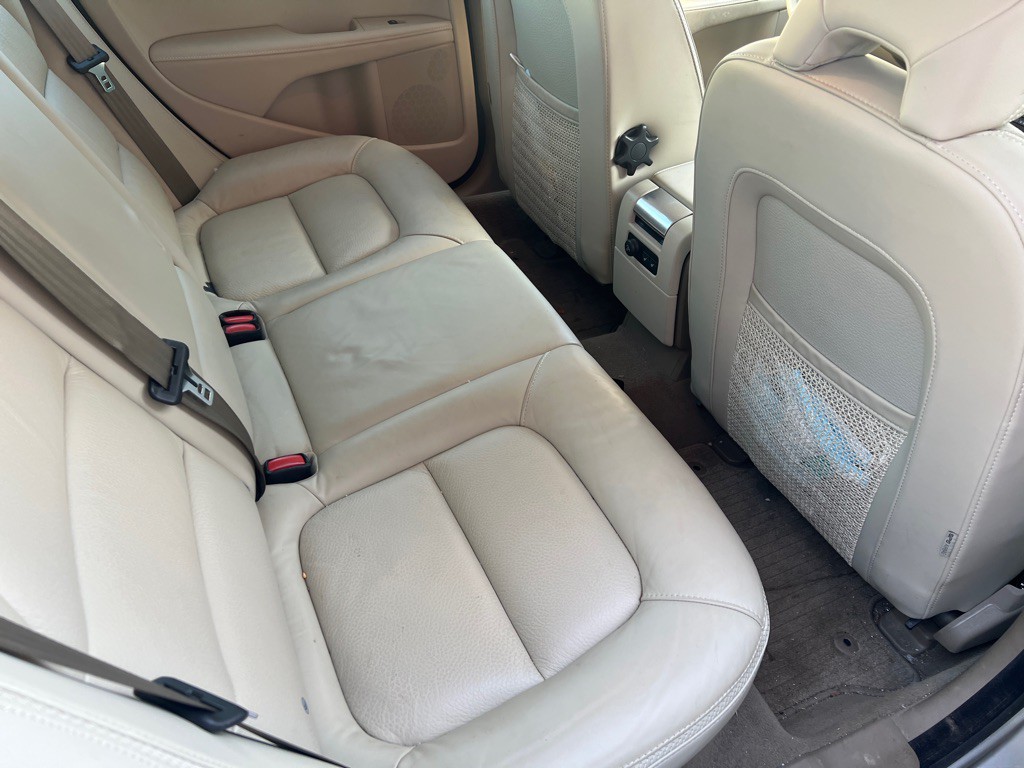 2012 Volvo XC70 Image 10