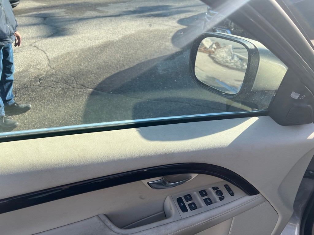 2012 Volvo XC70 Image 18