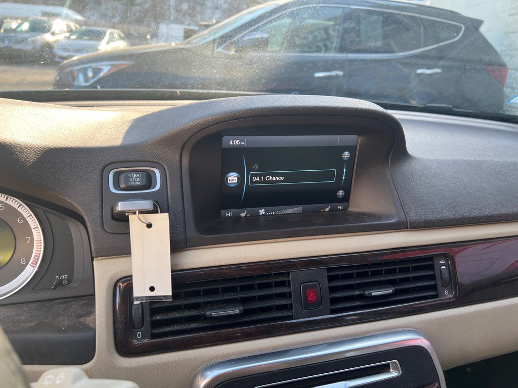 2012 Volvo XC70 Image 22