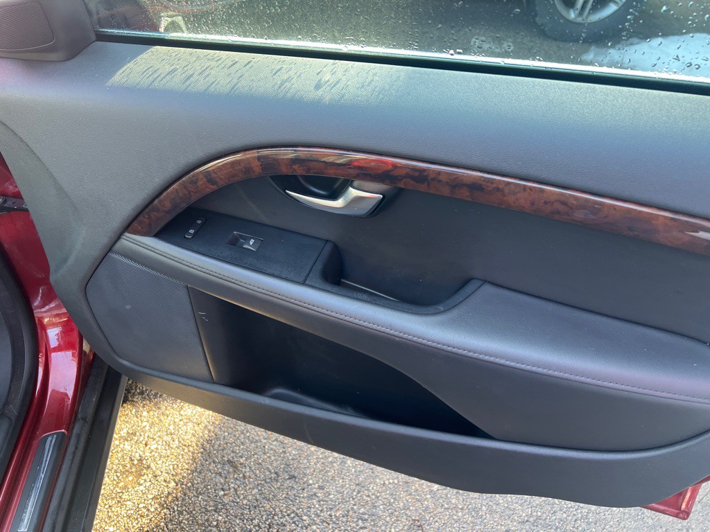 2012 Volvo XC70 Image 11